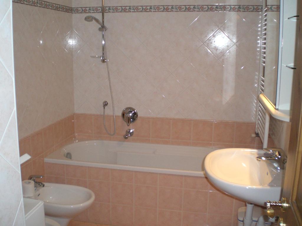 Ferienwohnung San Cristoforo Canazei Zimmer foto